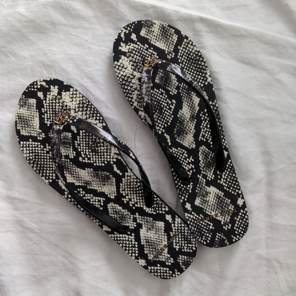 NEW Tory Burch flip flops